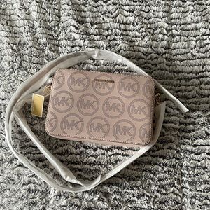 Micheal Kors Crossbody Purse